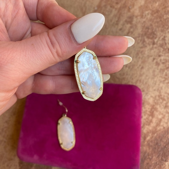 Kendra Scott Elle Earrings in White Pearl and Gold - Picture 2 of 3